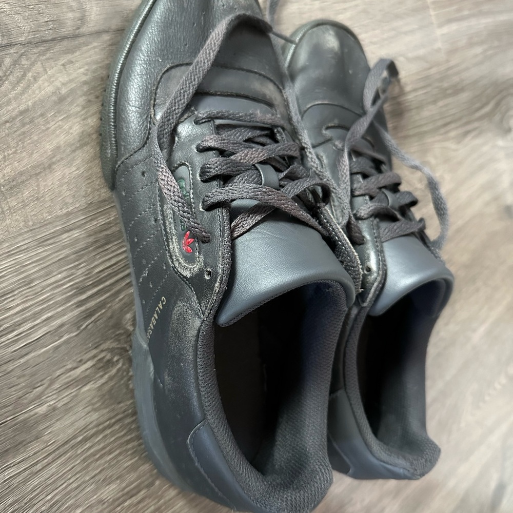 Adidas calabasa Men's Black Leather Sneakers